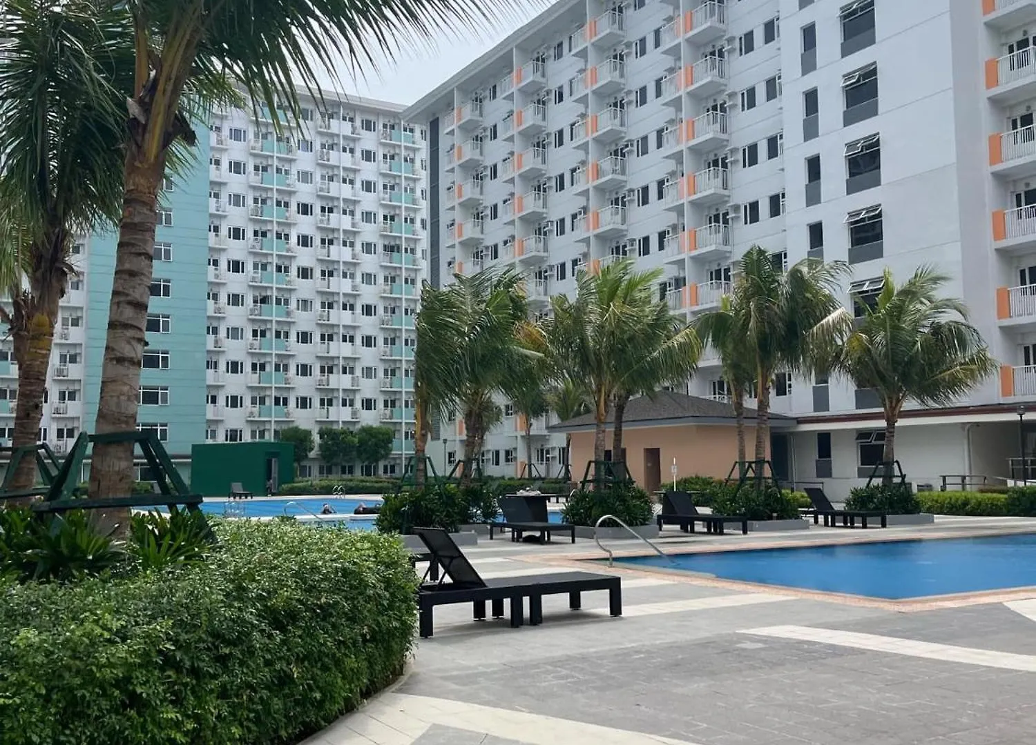 Entire Unit With Wifi And Netflix, Behind Sm Sucat Apartment Manila Philippines