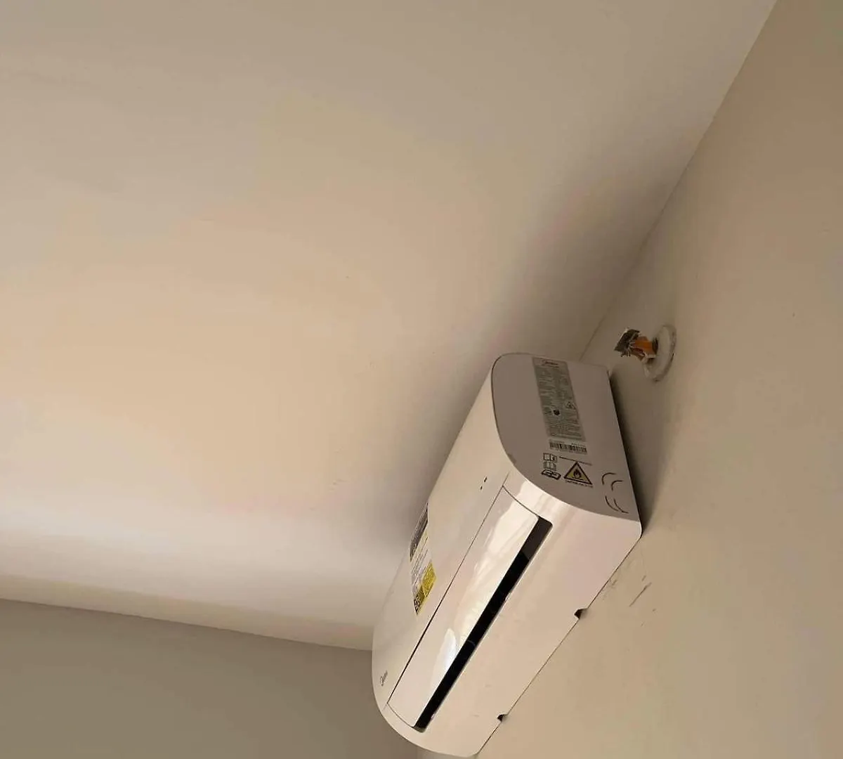 Entire Unit With Wifi And Netflix, Behind Sm Sucat Apartment Manila Philippines