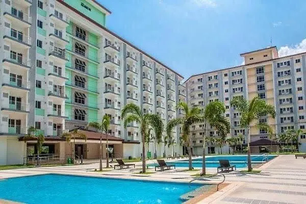 Entire Unit With Wifi And Netflix, Behind Sm Sucat Apartment Manila
